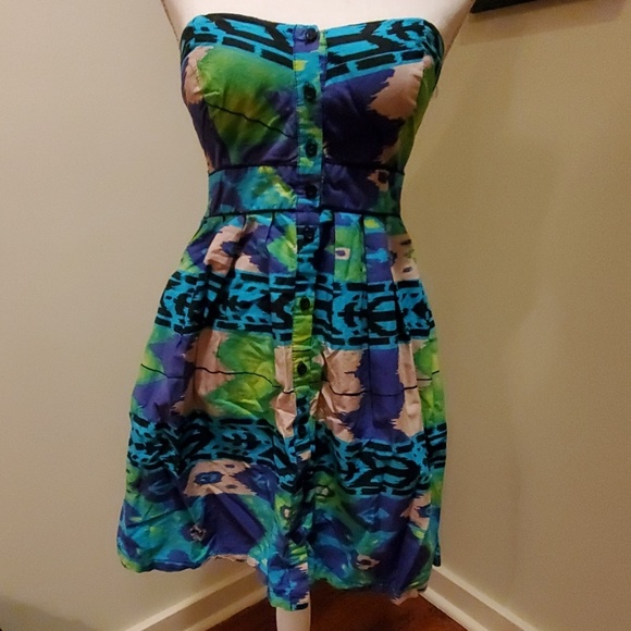 Xhilaration Dresses & Skirts - Xhilaration Strapless Patterned Dress w/ Pockets